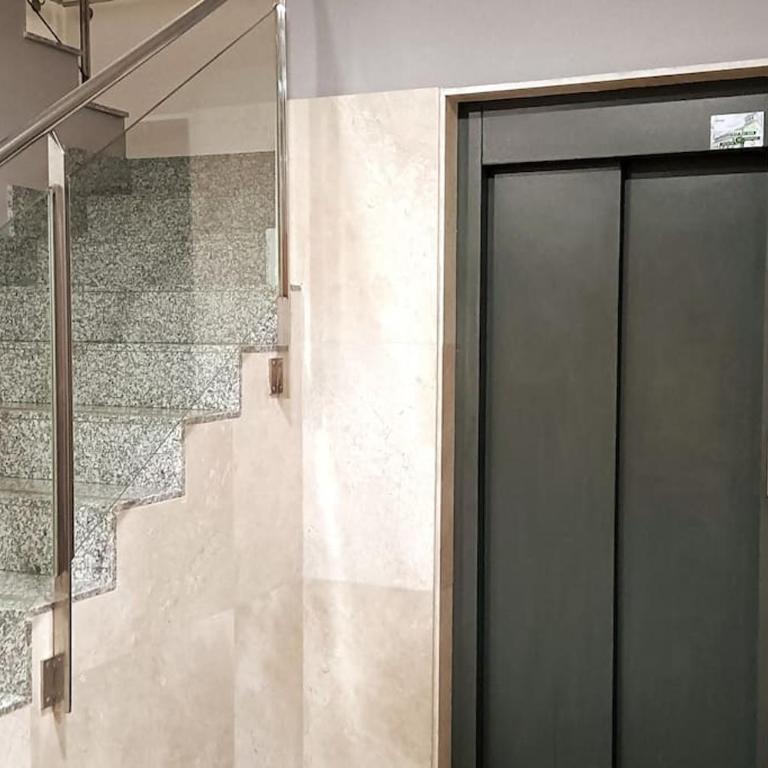 Superacogedor y semicentrico piso - Apartamento de 3 dormitorios - 28