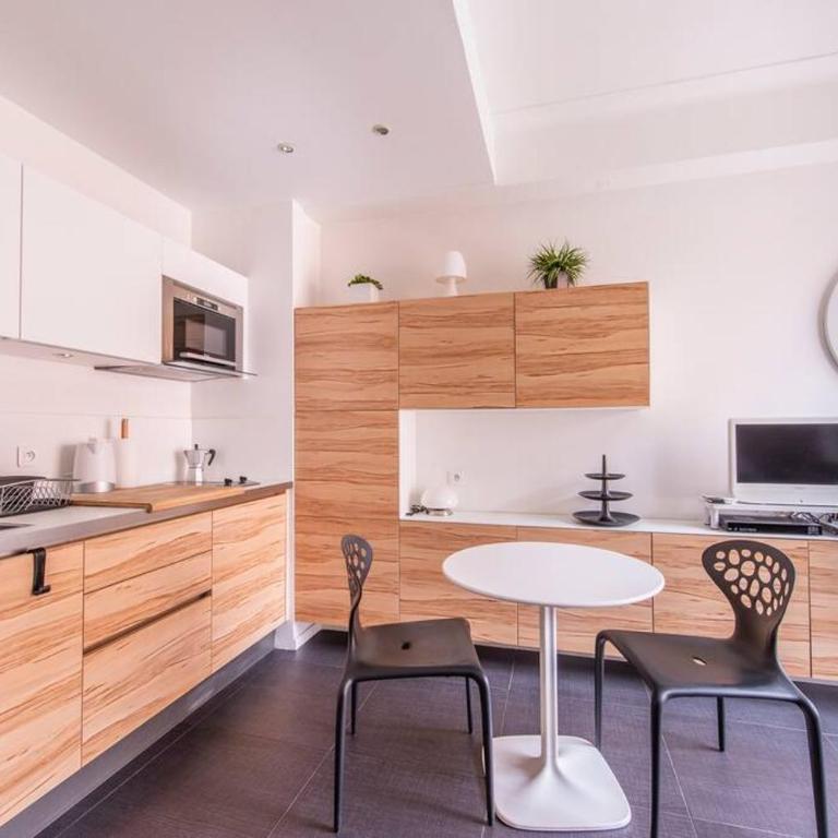 Balcony-Beautiful-Central-1 block beach-A.C-WIFI - Appartement 1 Chambre - 6