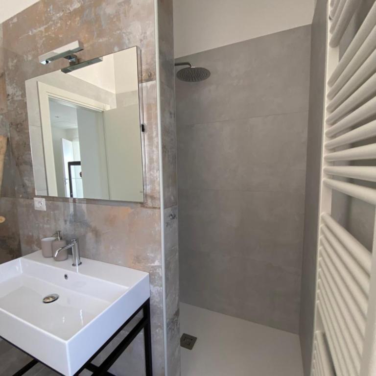 Waterfront villa Tina - Three-Bedroom House - 9