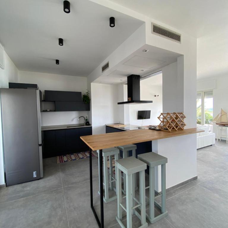 Waterfront villa Tina - Three-Bedroom House - 10