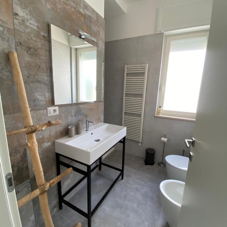 Waterfront villa Tina - Three-Bedroom House - 17