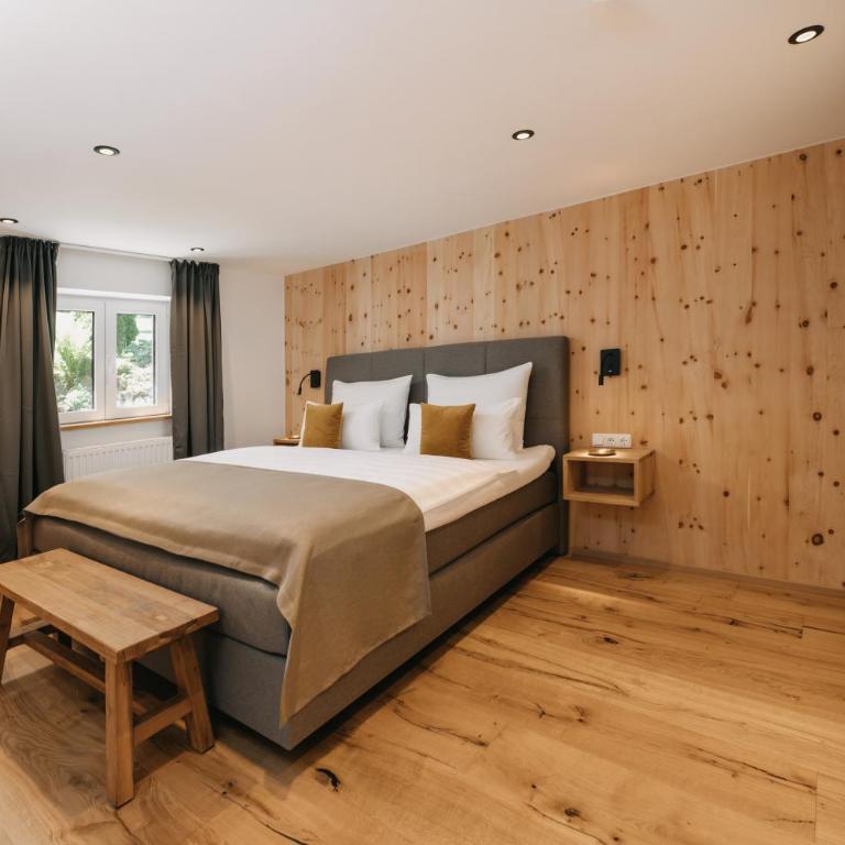 Mika Hof exklusive Apartments in Alleinlage mit Terrasse & Weitblick - Deluxe Apartment mit 2 Schlafzimmern - 1