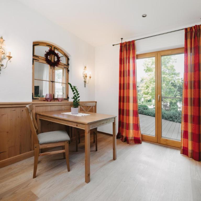 Mika Hof exklusive Apartments in Alleinlage mit Terrasse & Weitblick - Deluxe Apartment mit 2 Schlafzimmern - 11