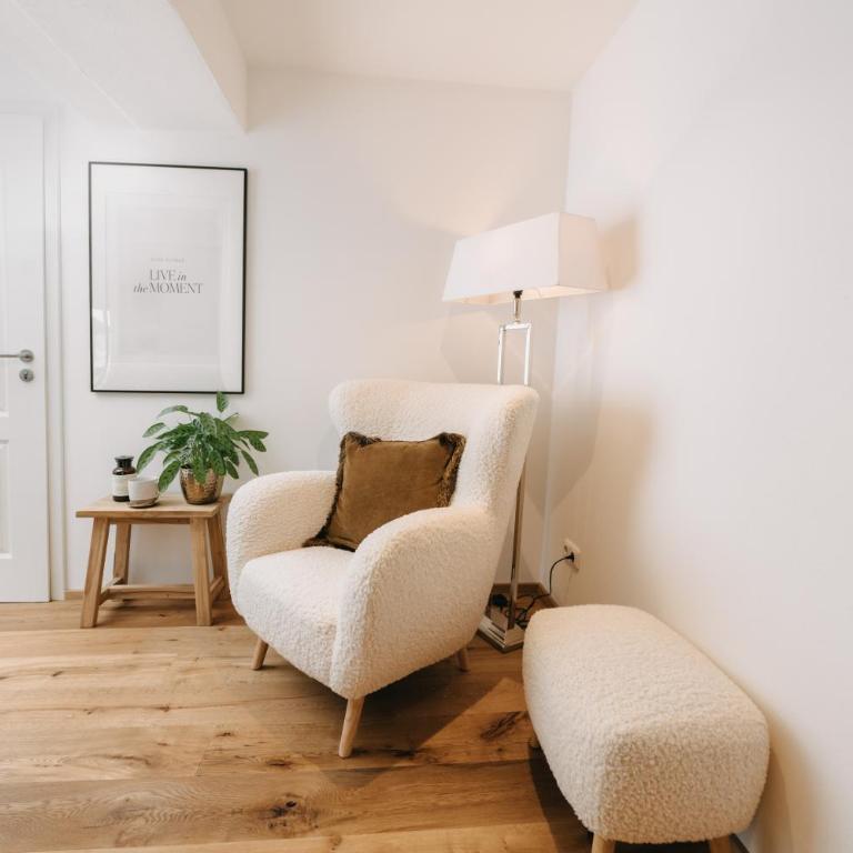 Mika Hof exklusive Apartments in Alleinlage mit Terrasse & Weitblick - Deluxe Apartment mit 2 Schlafzimmern - 16