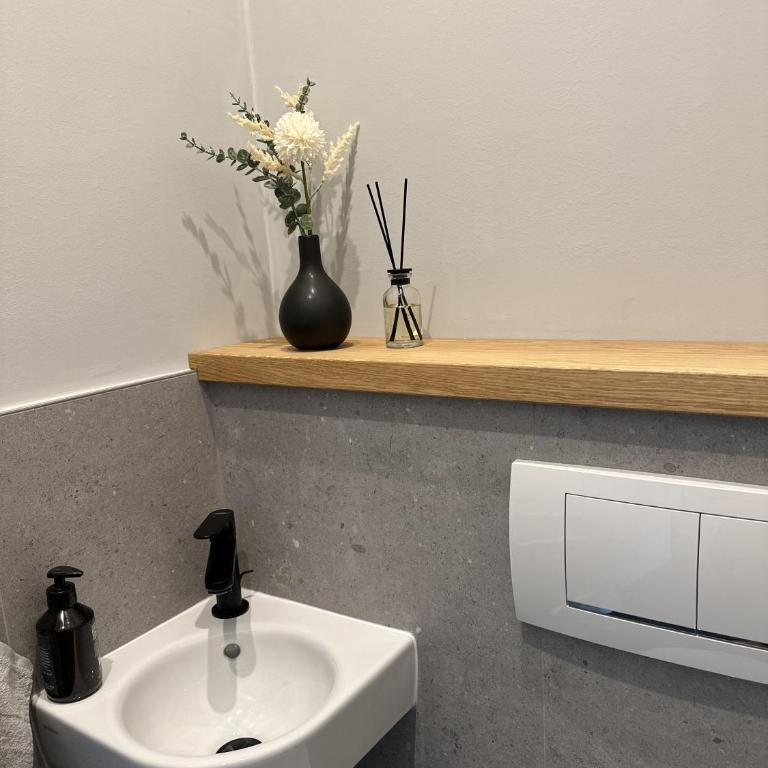 Ferienwohnung Sommer - mit privatem Seezugang - Apartment mit 2 Schlafzimmern und Balkon - 34