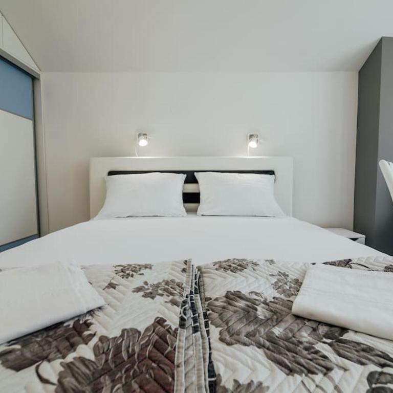 Charmy Studio Lux - One-Bedroom Apartment - 7