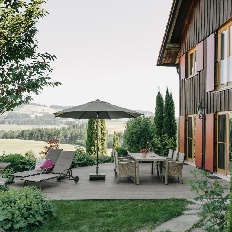 Mika Hof exklusive Apartments in Alleinlage mit Terrasse & Weitblick - Deluxe Apartment mit 2 Schlafzimmern - 3