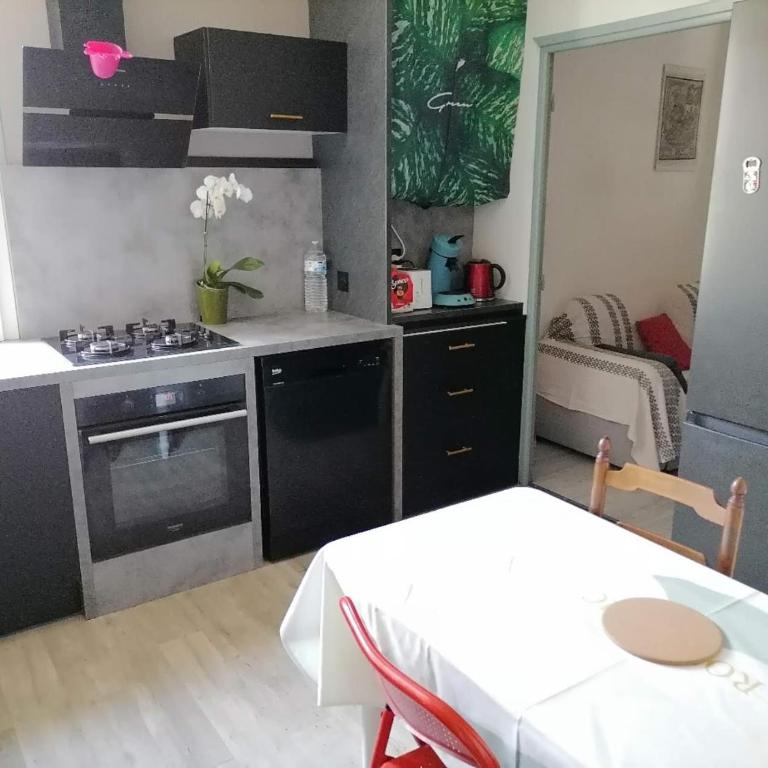 Maison 3 chambres+Centre ville+Terrase - Three-Bedroom House - 11