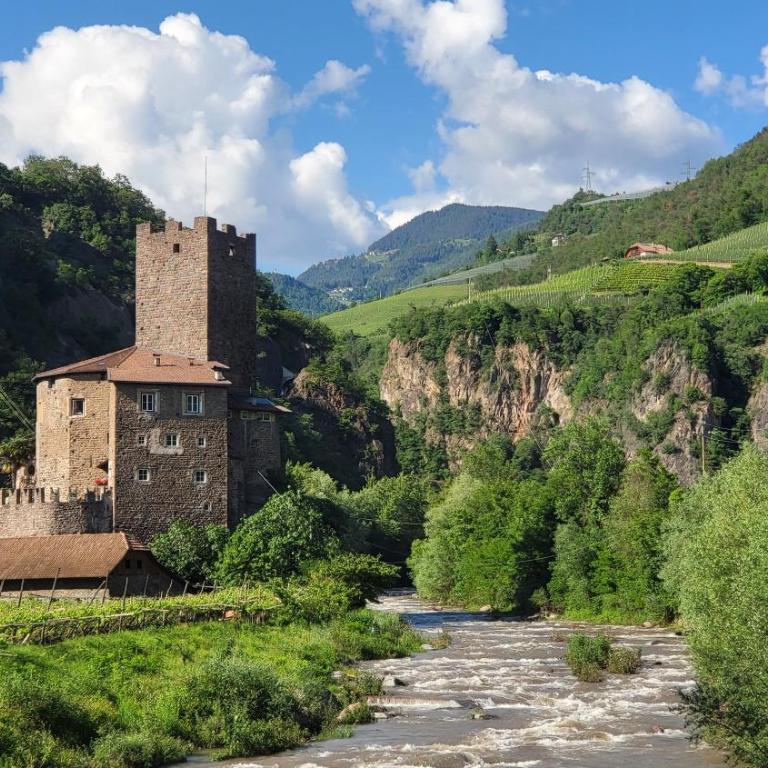 Bolzano 2-Room Central Mountain View, WiFi Netflix AC Lift - One-Bedroom Apartment - 10