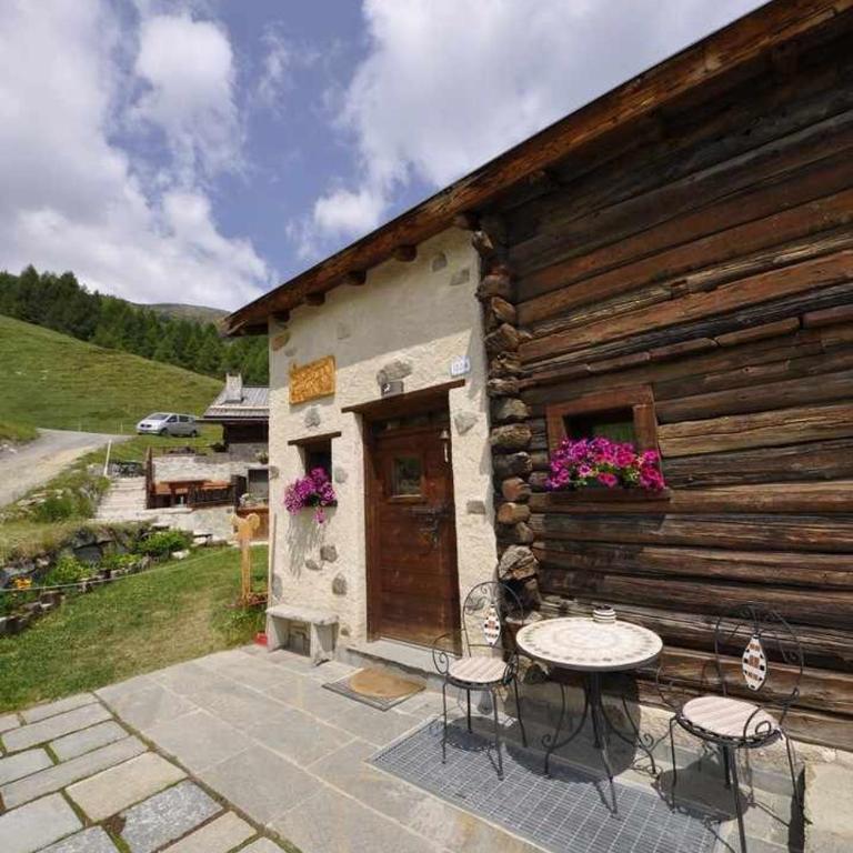 Mountain Chalet Scoiattolo by Livigno Accomodation - One-Bedroom Chalet - 40