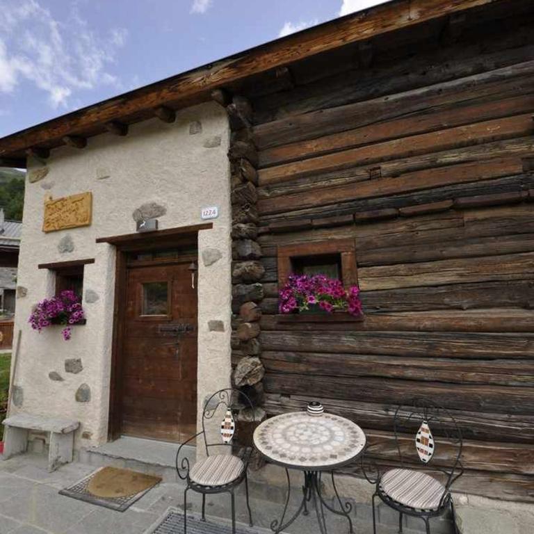 Mountain Chalet Scoiattolo by Livigno Accomodation - One-Bedroom Chalet - 49