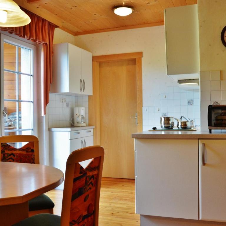 Ferienwohnungen Perhofer - Apartment mit Terrasse - 2
