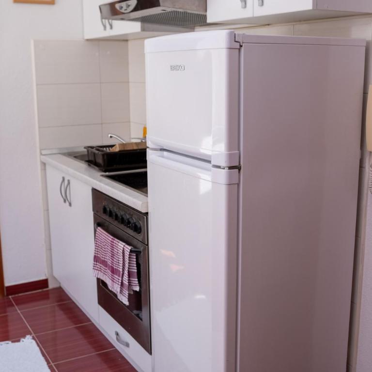 Apartment Mery - Two-Bedroom Apartment - 6