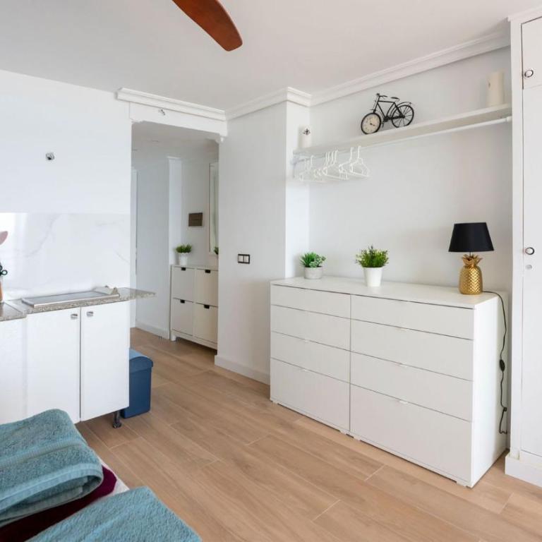 Torre Coblanca - Apartamento Estudio con vistas al mar - 4