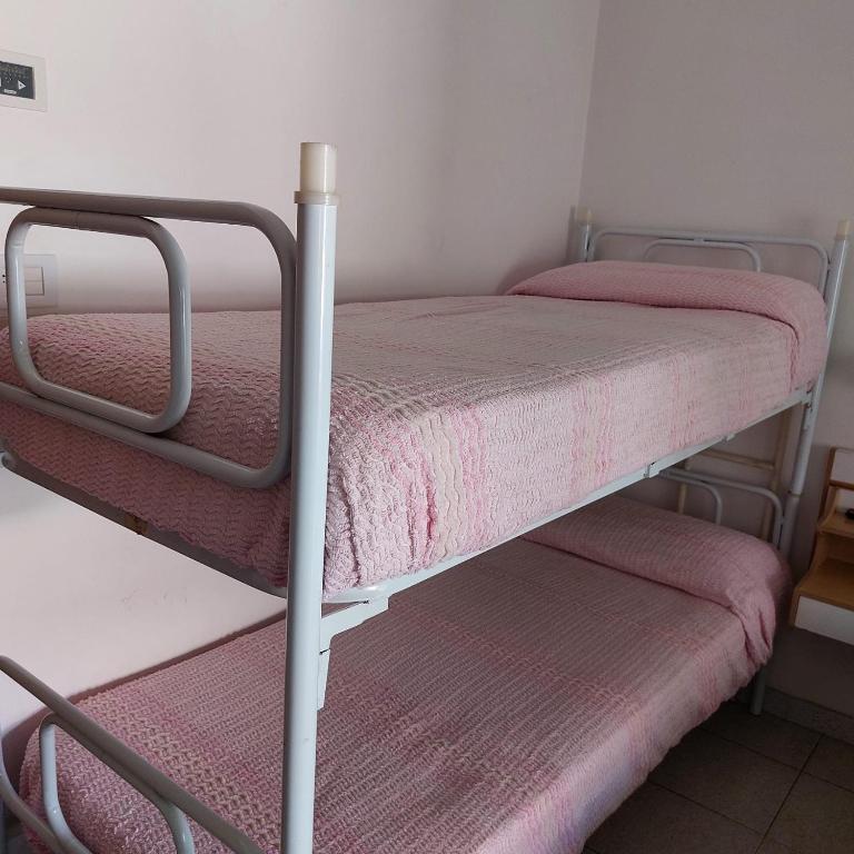 Hotel Moresco Riccione - Piscina Beach Village - Economy Double or Twin Room - 4