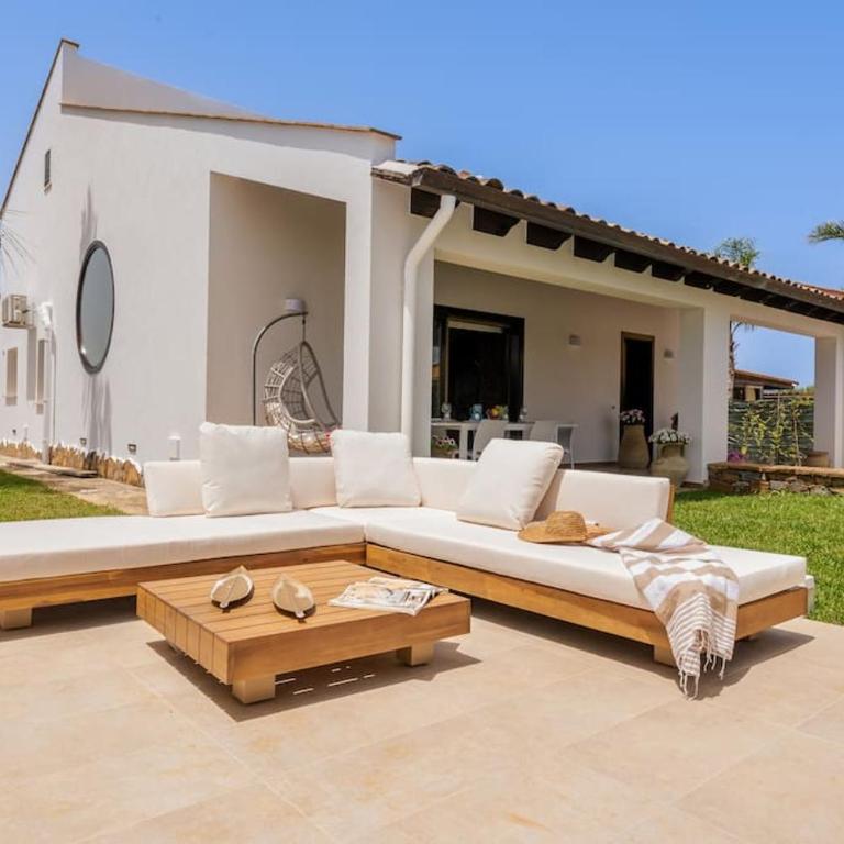 Posh villa with pool & jacuzzi - Villa - 5
