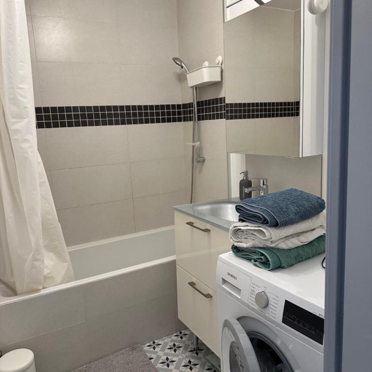 Cosy Duplex avec Parking à Paris 19 by immo kit bnb - Appartement 2 Chambres - 40