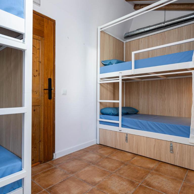 Urban Hostel Palma - Albergue Juvenil - Youth Hostel - Cama en habitación compartida mixta de 4 camas - 2