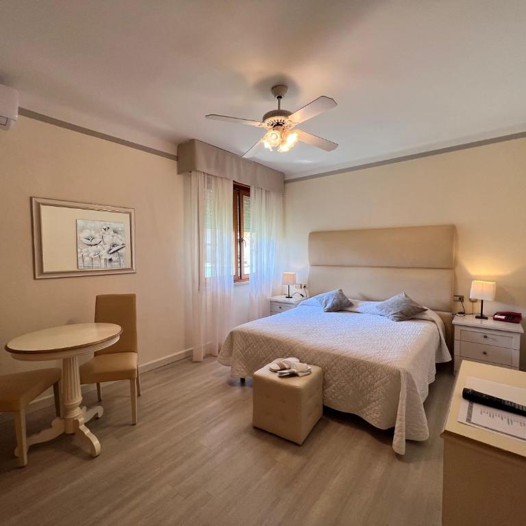 Hotel Conca d'Oro - Camera Matrimoniale/Doppia con Letti Singoli con Doccia - 1