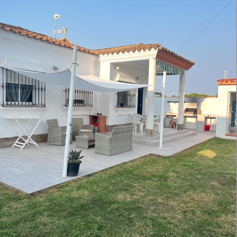 Fantástico chalet con piscina 2 km de la barrosa - Casa de 3 dormitorios - 7