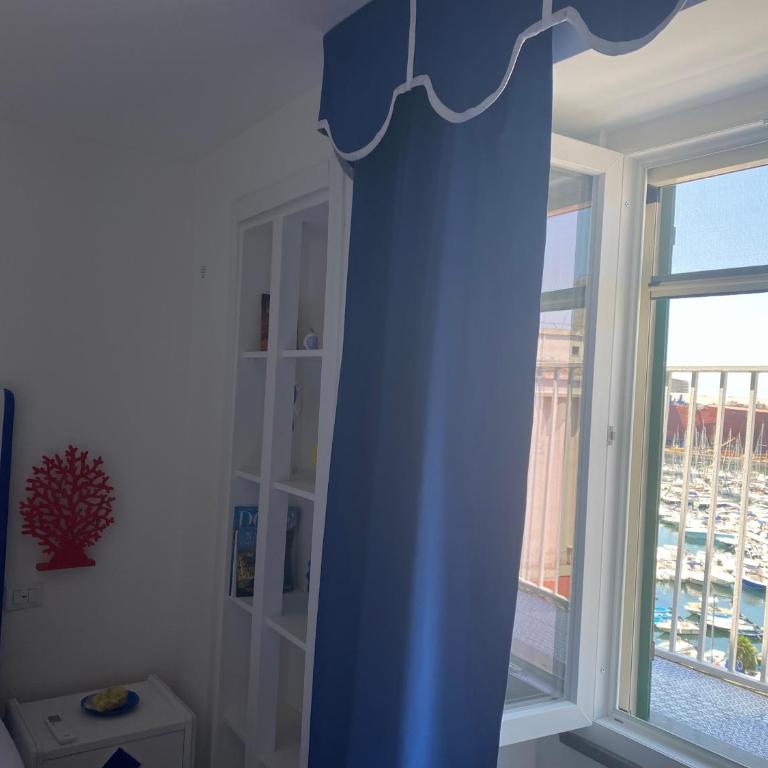 Appartamento FRONTE MARE ARIA 'e MARE -50mt FROM CAPRI FERRY - Appartamento con 1 Camera da Letto - 48