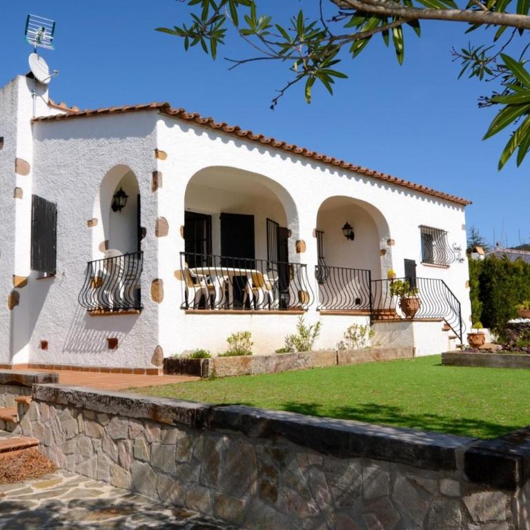 Casita Rosa - Four-Bedroom House - 2