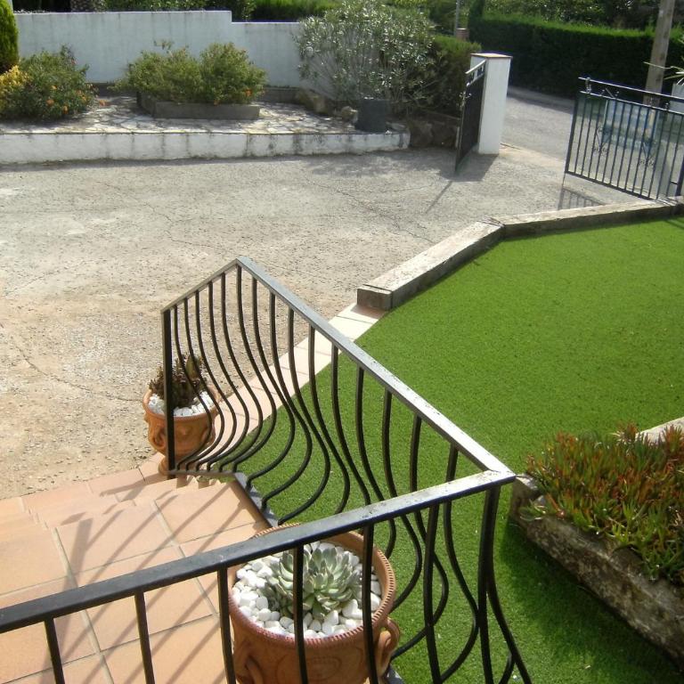 Casita Rosa - Four-Bedroom House - 10