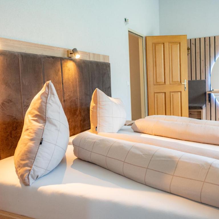 Lorettohof Hotel Garni - Comfort Dreibettzimmer mit Dusche - 3