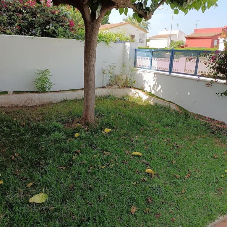 Bonito adosado en zona muy tranquila - Three-Bedroom House - 4