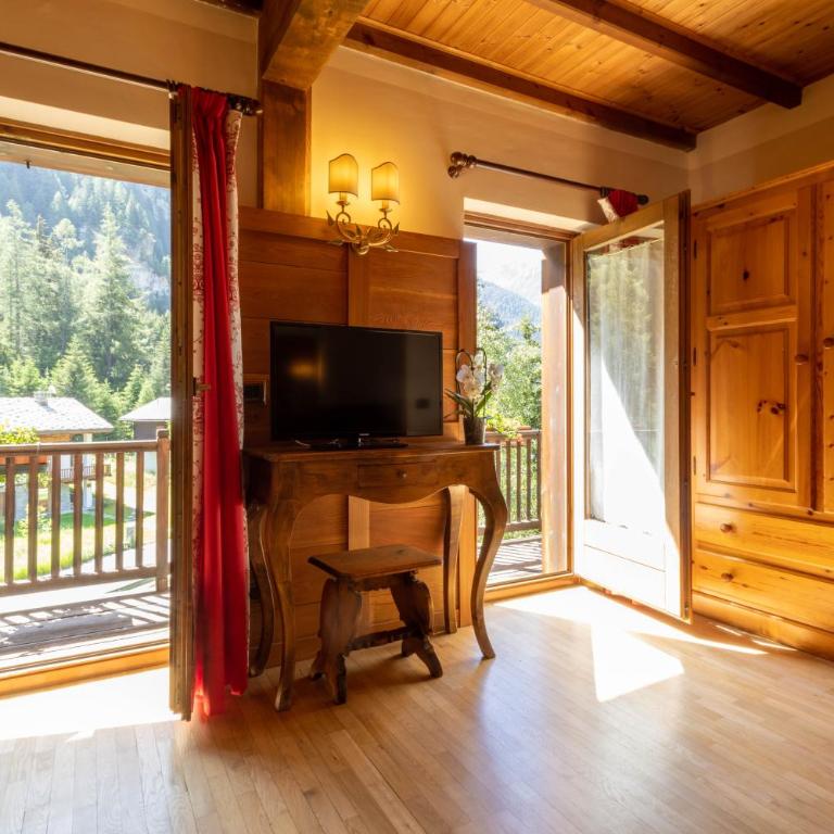 Alpine Forest Hotel & Restaurant - Camera King Deluxe - 9