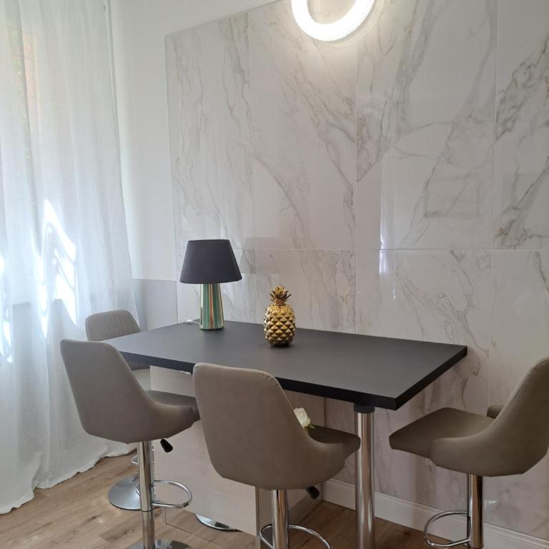 Centro storico, Centralissimo LUXURY SMERALDO SUITE Doccia Idromassaggio , cesto con piccola colazione - Appartamento con 1 Camera da Letto - 39