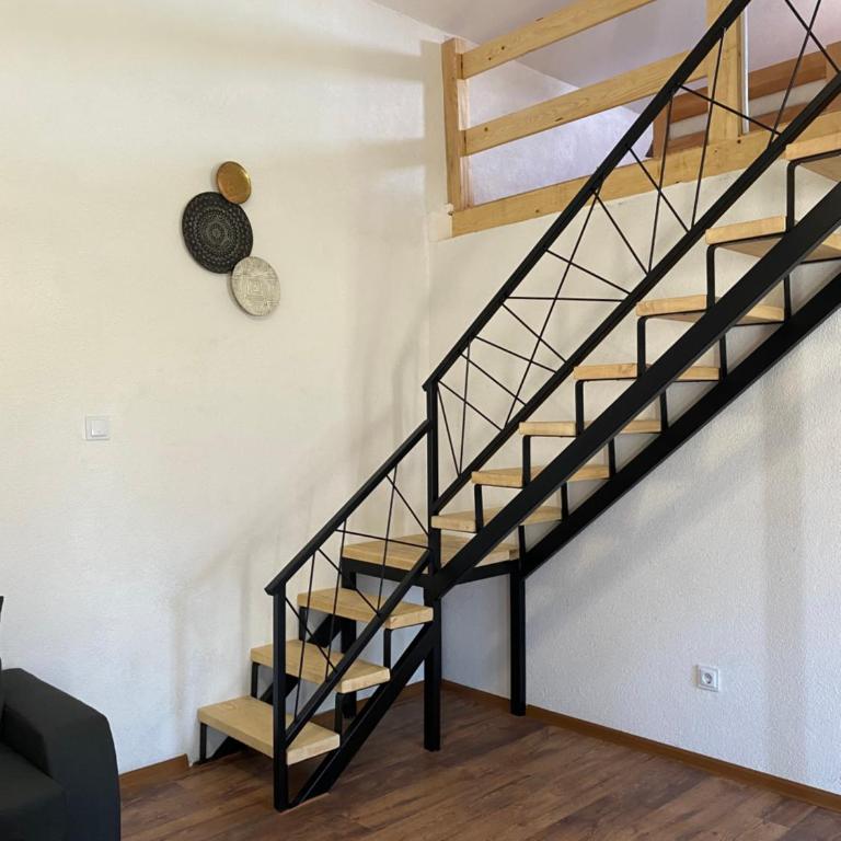 Hill House Emir - Two-Bedroom House - 9