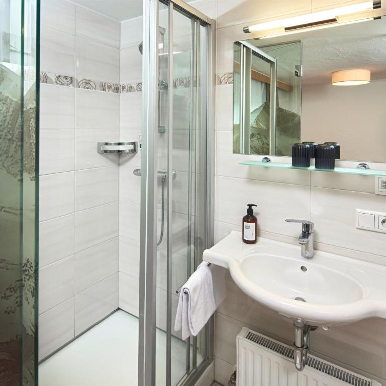 Hotel Gasthof Siggen - Doppelzimmer mit Balkon - 8