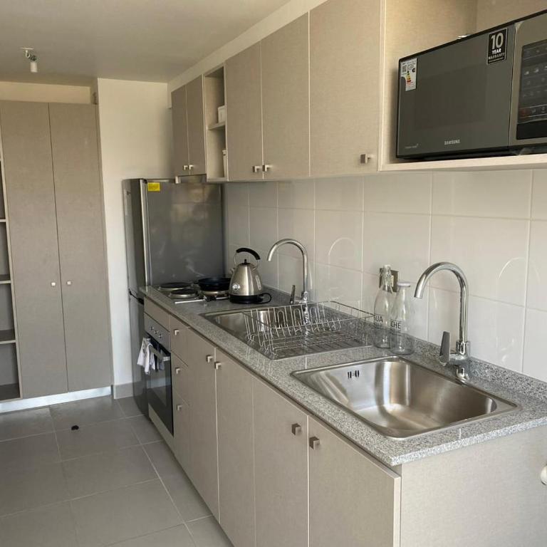 Departamento con piscina. - Apartamento de 3 dormitorios - 4