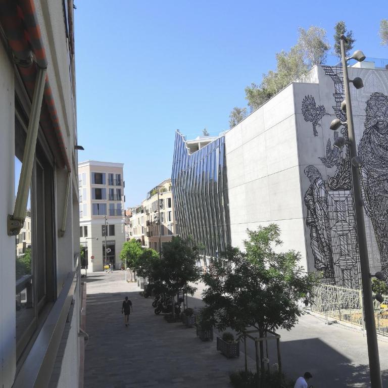 Deux pièces climatisé avec balcon Vieil Antibes - Appartement - 5