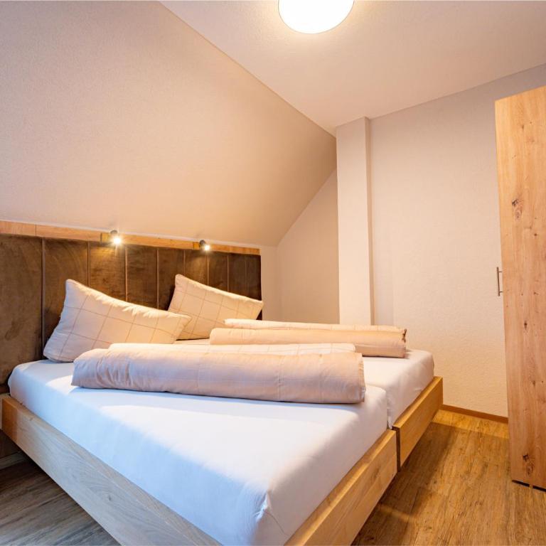 Lorettohof Hotel Garni - Comfort Dreibettzimmer mit Dusche - 18