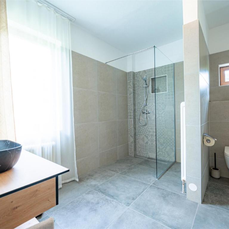 Lorettohof Hotel Garni - Comfort Dreibettzimmer mit Dusche - 20