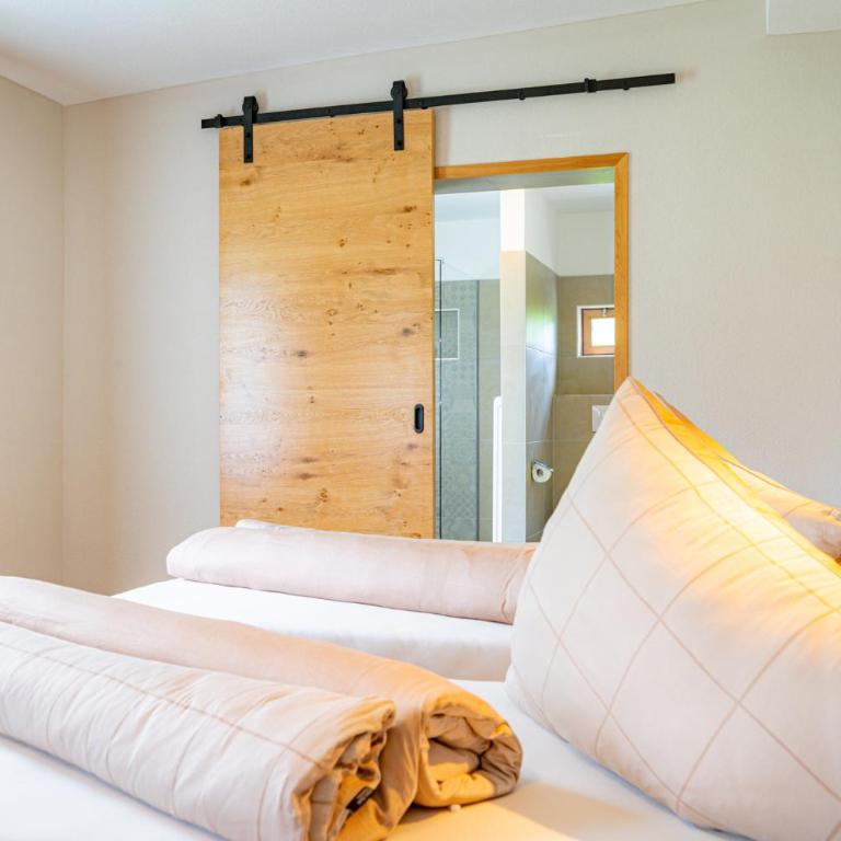 Lorettohof Hotel Garni - Comfort Dreibettzimmer mit Dusche - 21
