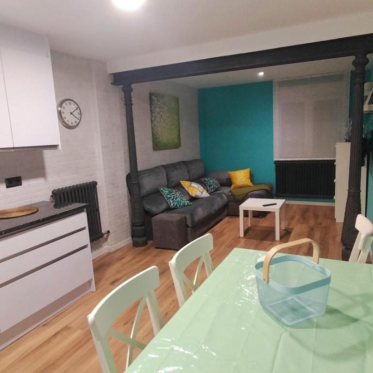 Zona tranquila, cerca del Casco Antiguo. EBI02480 - Two-Bedroom Apartment - 5