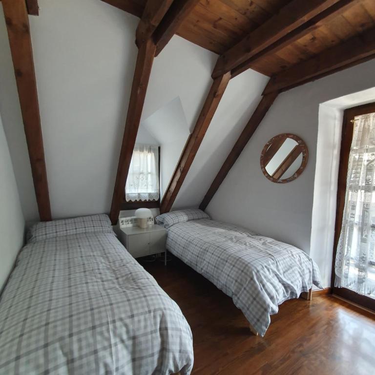 Acogedor apartamento de montaña con jardín y piscina - VU-HUESCA-23-182 - Apartamento de 2 dormitorios con vistas a la montaña - 19