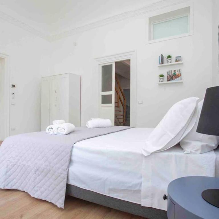 The house Politeama Palermo Historic center - Appartamento con 2 Camere da Letto - 2