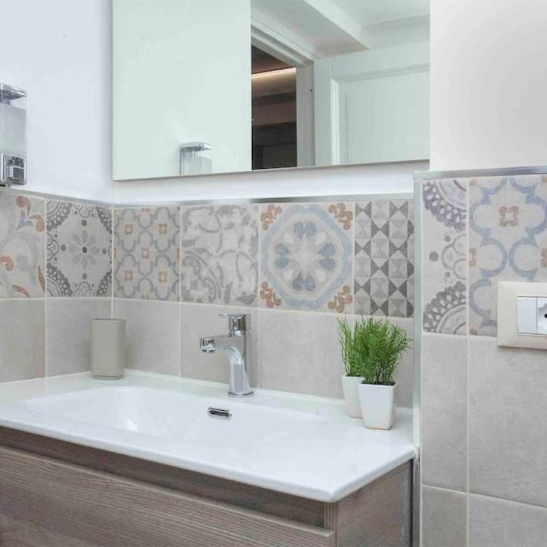 The house Politeama Palermo Historic center - Appartamento con 2 Camere da Letto - 16