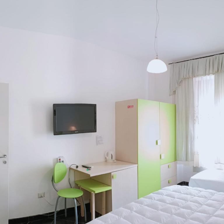 Affittacamere Sardegna Sole e Mare - Camera Tripla con Bagno Privato - 2