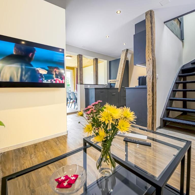 Swiss Inn & Apartments - Duplex Two Bedroom Apartment - 7