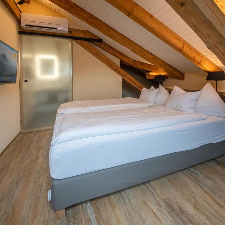 Swiss Inn & Apartments - Duplex Two Bedroom Apartment - 16