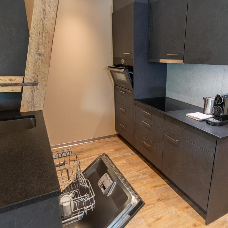 Swiss Inn & Apartments - Duplex Two Bedroom Apartment - 19
