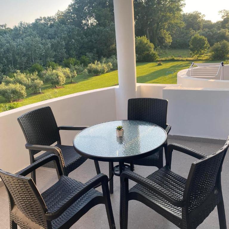 Casa Gazi - Dvokrevetna Soba sa Bračnim Krevetom/Zasebnim Krevetima i Terasom - 2