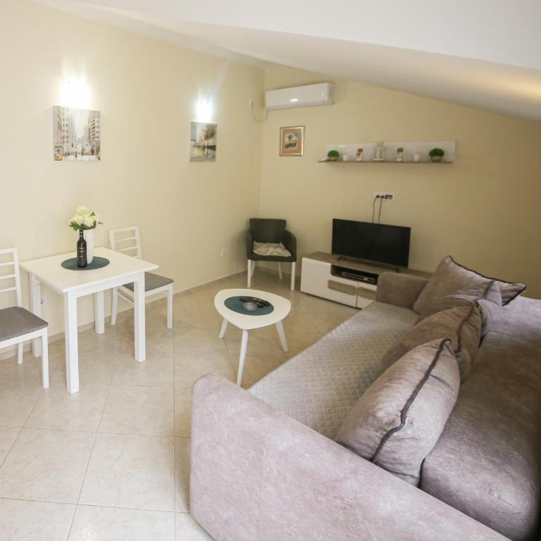 Goga Apartment - One-Bedroom Apartment - 2