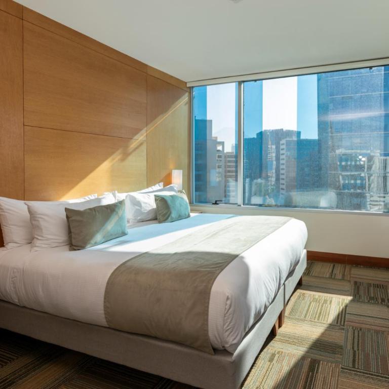 Best Western Premier Marina Las Condes - Suite con cama extragrande, bañera de hidromasaje y balcón - 5