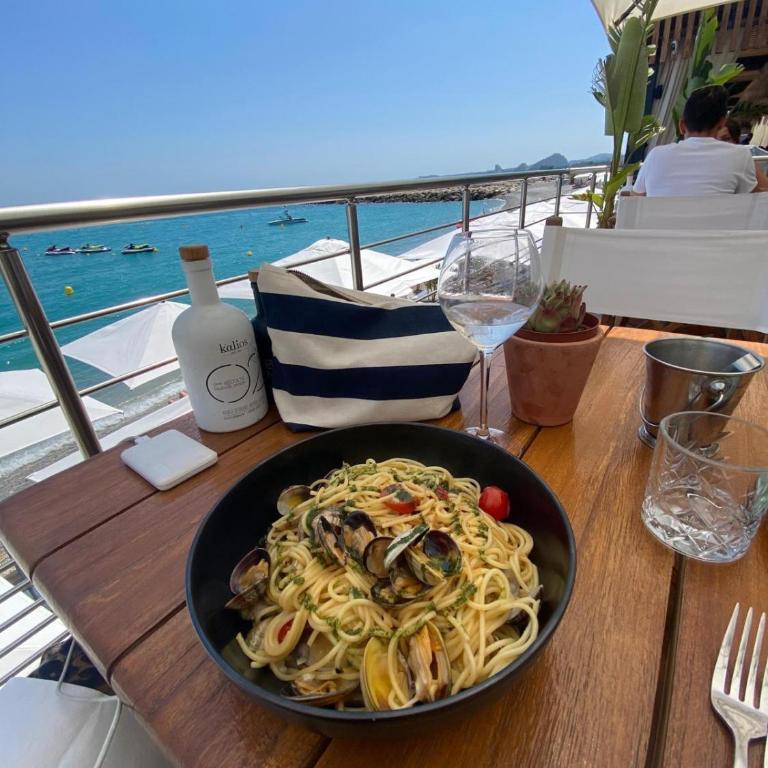 VILLA MONTEBELLO - TERRASSE ET VUE MER - Ferienhaus - 32